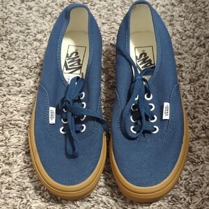 Vans Women's Navy Canvas Sneakers with Gum Sole NEVER WORN